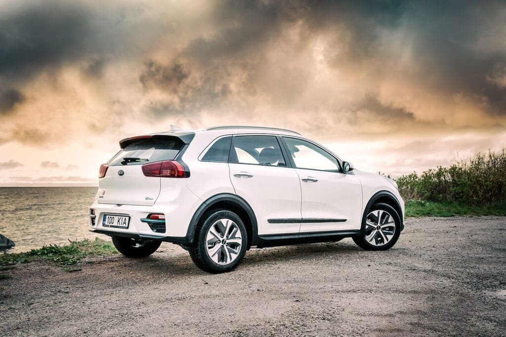 kia-e-niro-back