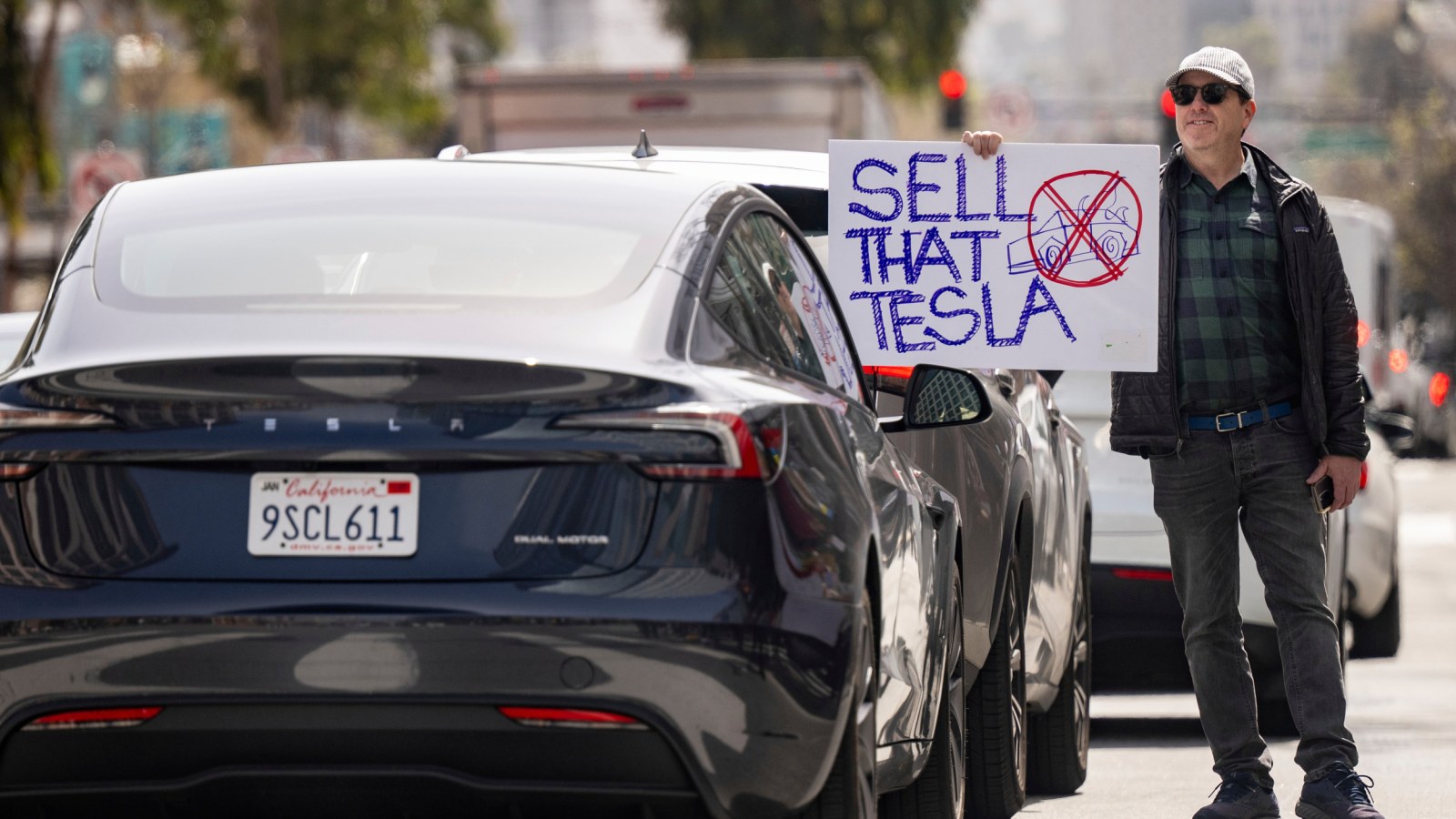 sell that tesla elon musk is crazy